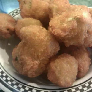 BEST fried okras ever - crispy, crunchy and piping hot!
