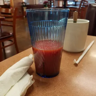 Good food. Don't order a large tomato juice. Glass is about 1/3rd full for $2.29.