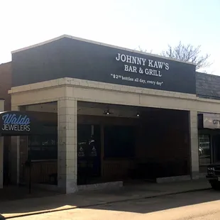 Building Exterior and Patio