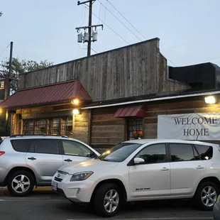 ramen and noodles, outside
