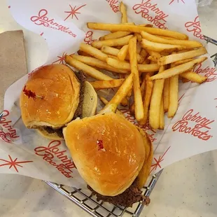 Mini burger &amp; fries