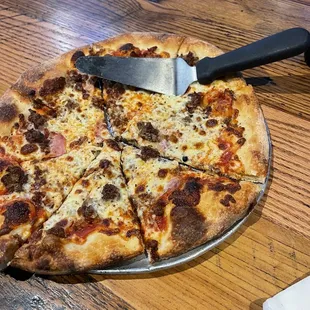 12" Pizza, Hamburger/CanadianBacon/Bacon!