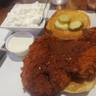 food, chicken wings and fried chicken