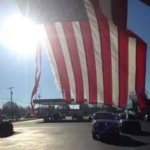 Great food but a torn and tattered flag is disgracing America and our troops.