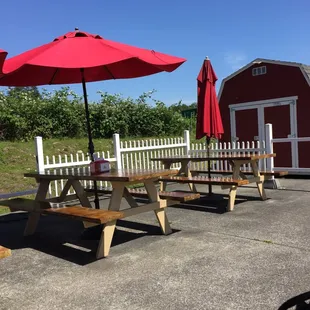 Nice outdoor seating when the weather cooperates.