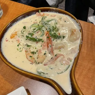 Shrimp in a garlic white sauce