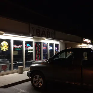 the outside of the restaurant