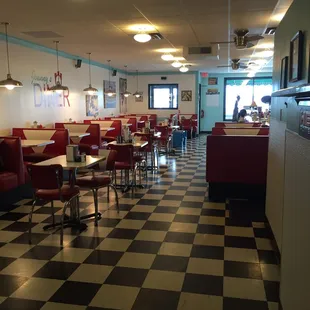 Such a cute diner!