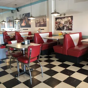 Checkerboard floors .. it's a diner!!