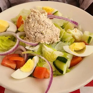Extremely fresh Tuna Salad Platter at about $8.