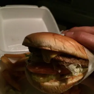 Cheeseburger basket with steak fries