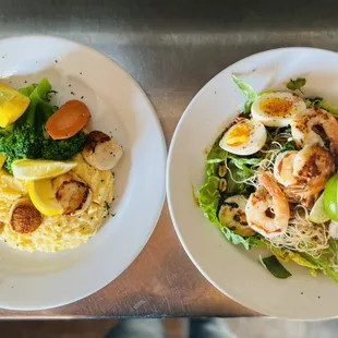 Scallops with Creamy Polenta and sautéed vegetables.