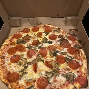 Mushroom and Pepperoni pizza