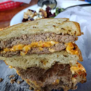 Pimento cheeseburger