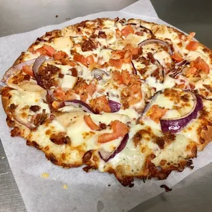 Chicken bacon ranch pizza