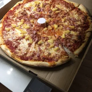 Hawaiian Pizza