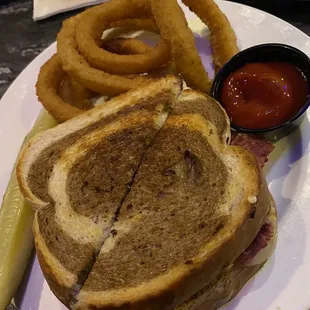 Reuben sub cole slaw no sauerkraut