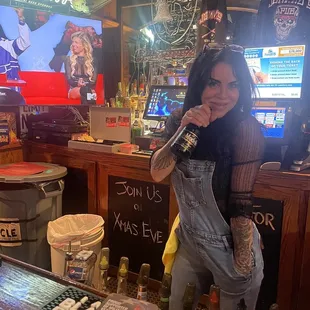 Bartender Rhonda