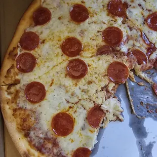 This is exactly how a pizza should never look when delivered. Evidence they do not slice pizza correctly or time the slicing.