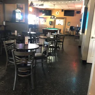 Pool table with lotsa space between tables