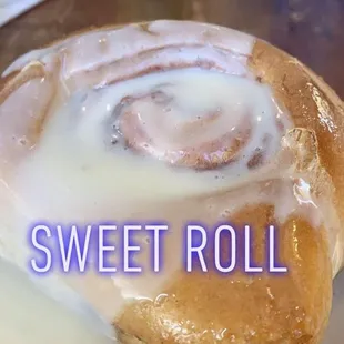 a sweet roll on a plate