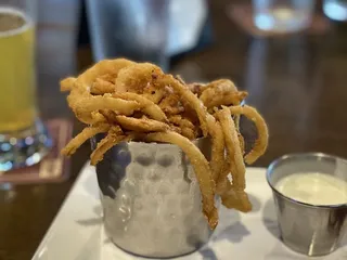 Streetcar Grille and Tavern