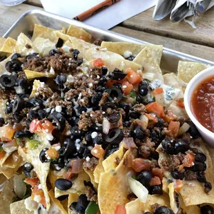 a tray of nachos