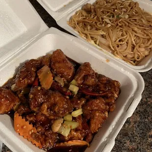 General Tso&apos;s Chicken and chicken chow mein