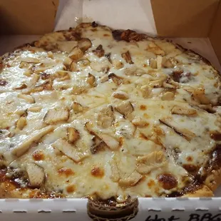 BBQ chicken pizza