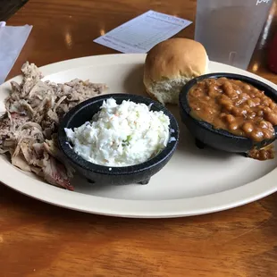 Pulled pork plate with two sides