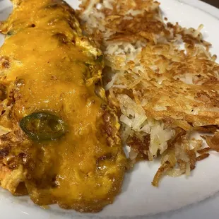 Caliente Omelet with Hash Browns