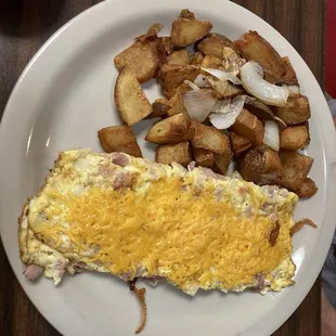 17. Western Omelet with home fries