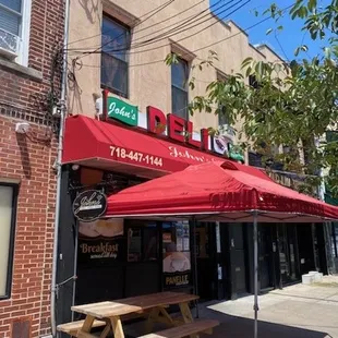 the outside of a restaurant