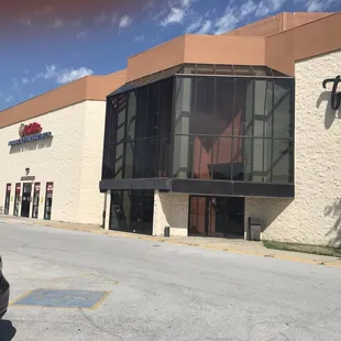 Entrance to the mall. Go in straight then at fork you go right if I remember correctly.