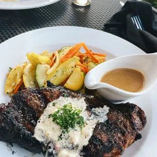 12oz steak w/ mushroom sauce n veggies