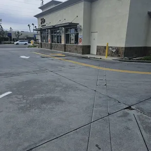 Only thing missing is a tumbleweed rolling by, as the drive thru and parking lot is vacant.
