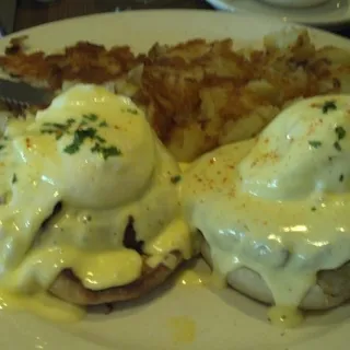 Crab Cakes Benedict