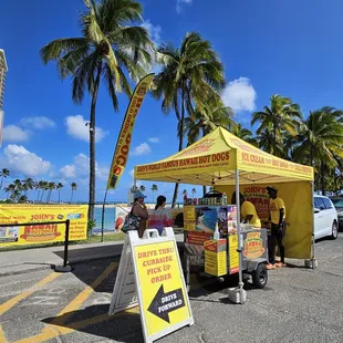 It's a pop-up in the parking lot between the Ilikai Hotel and the beach