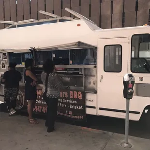 a white food truck