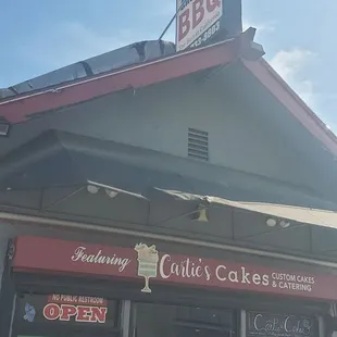 1st time customer today! Definitely support this beautiful establishment serving Compton proud .