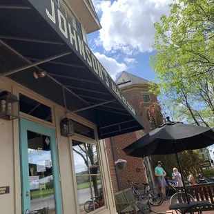 4 tables out front and more on the side