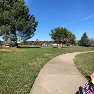 Gorgeous walking paths. Wide and clean.