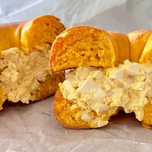 Egg salad fan?  It's always a favorite of mine! Perfect too with the fluffy egg bagel! *‿* "eggceptional" @ #JointBagel