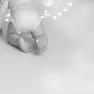 Snack attack! I love the look of a simple onesie in a session. So clean and makes it all about your little one.