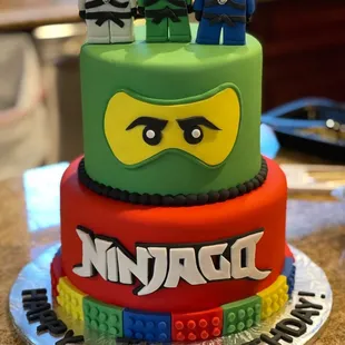 Another beautiful cake a la Jojo! Inside is vanilla cake with cookies and cream frosting.