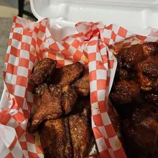 chicken wings and fried chicken, bbq wings, poultry, chicken wings, food, fried chicken wings, fried chicken, chicken, bbq chicken