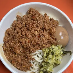 Dan Dan Noodle IG: @abgwhoeats