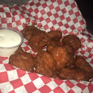 food, fried chicken, fried chicken wings, chicken wings and fried chicken, chicken wings, bbq wings, chicken, poultry, bbq chicken