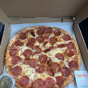 Medium pepp pizza- not greasy at all!