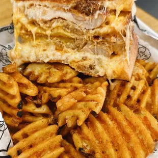 Fried chicken melt w/ fries